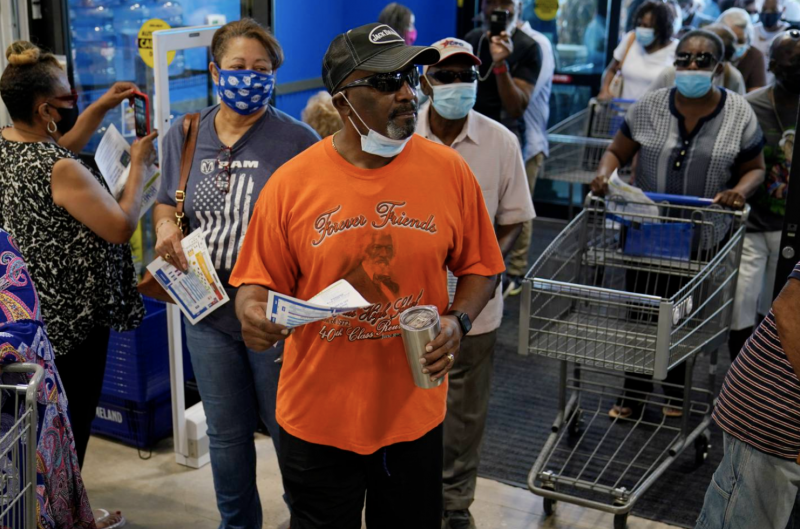 grocery shoppers grocery shoppers